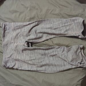 Gray Lululemon wunder capris leggings